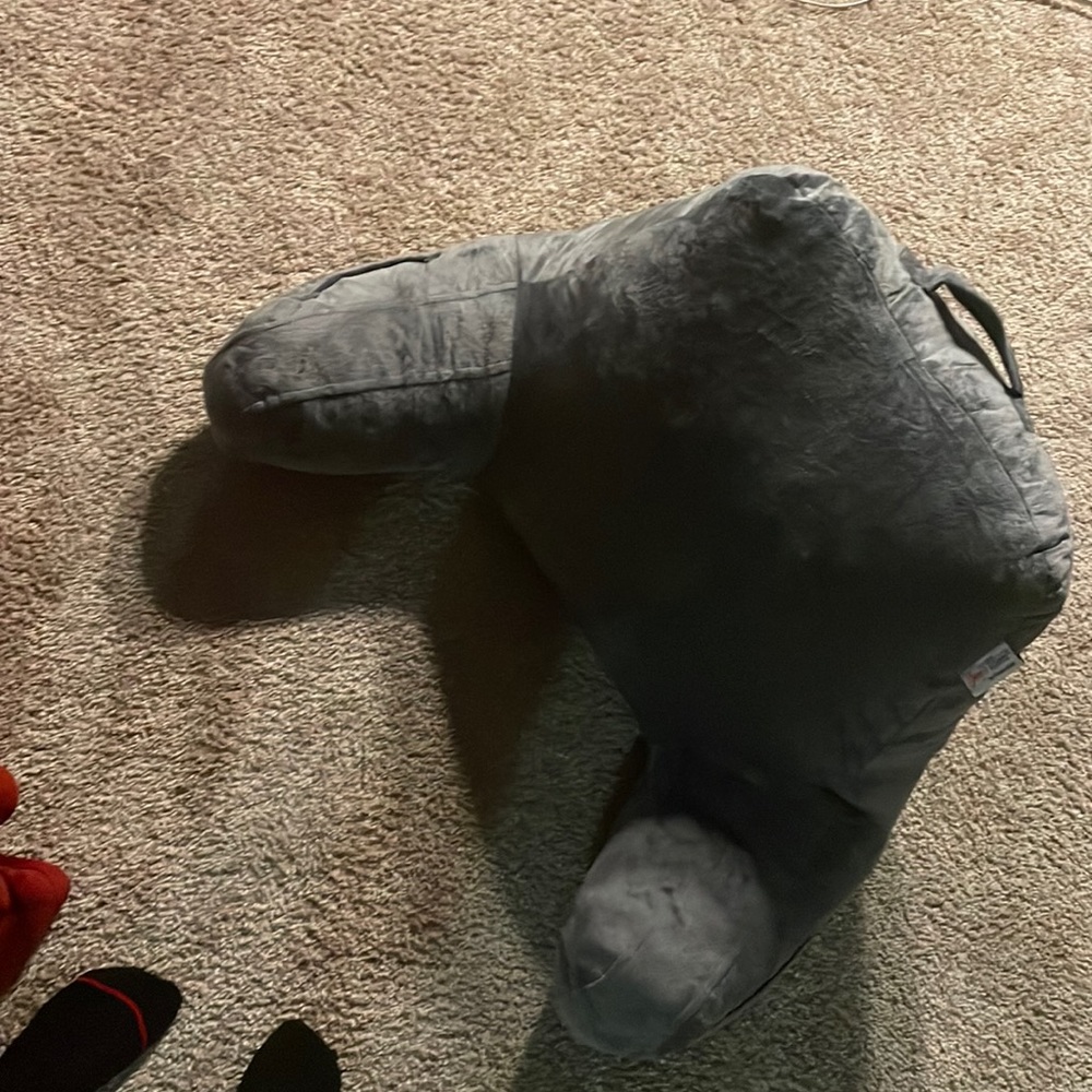 Arm pillow chair